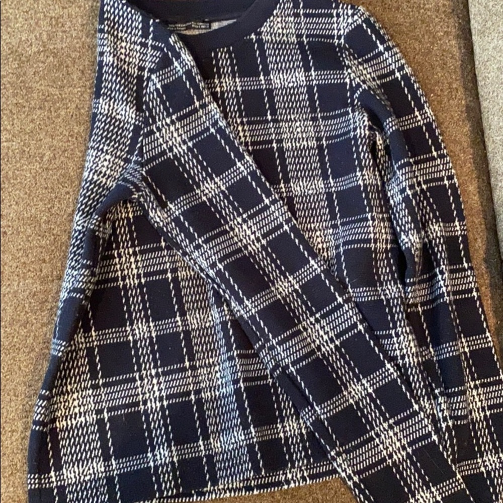 Plaid pattern sweater